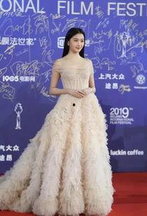 明星黑长直红毯,明星风采独领风骚